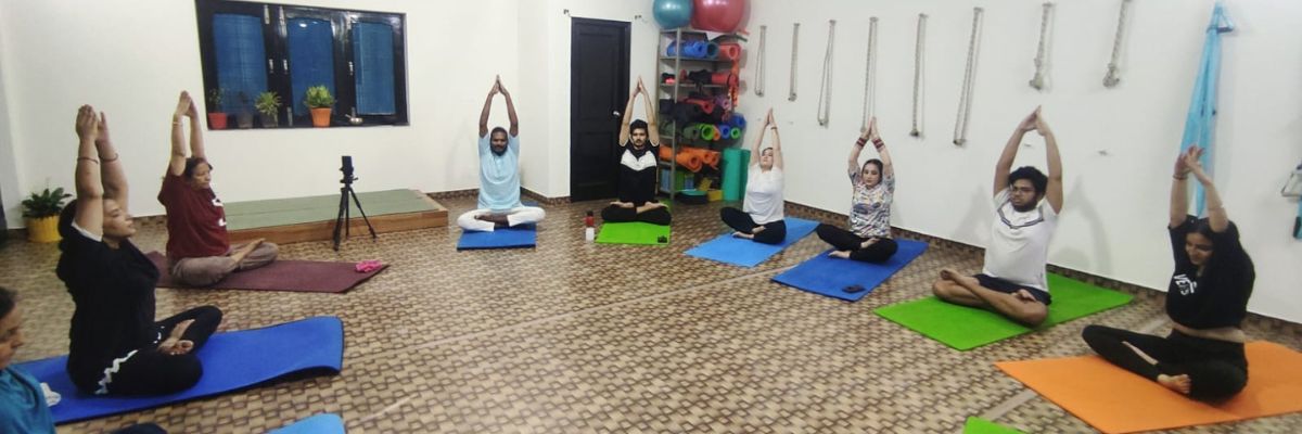 offline-yoga-classes-in-dehradun